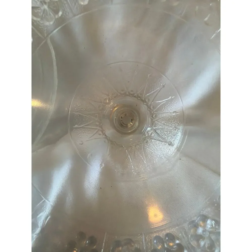 Vintage Clear Pressed Glass Covered Candy Dish Bonbon Bowl Clover Finial Lid